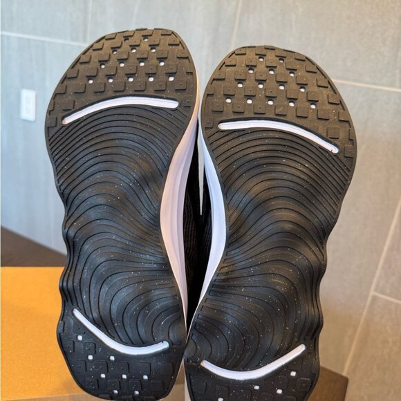 Men’s Nike Motiva - Picture 3 of 3